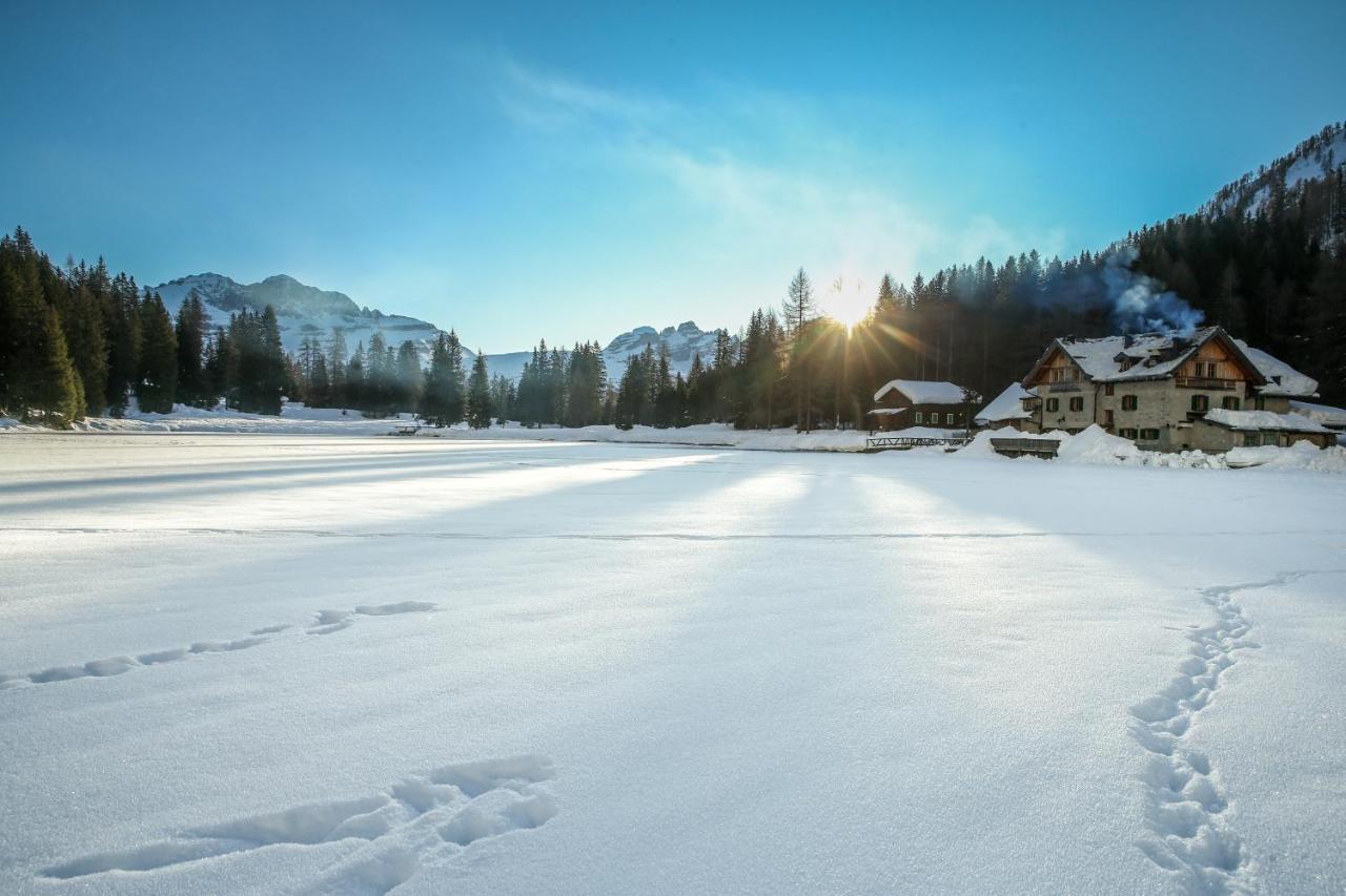 Rifugio Lago Nambino Мадонна-ді-Кампільйо Екстер'єр фото