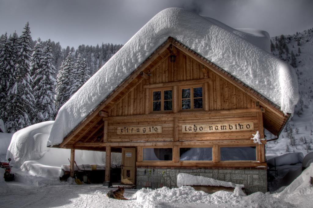 Rifugio Lago Nambino Мадонна-ді-Кампільйо Екстер'єр фото